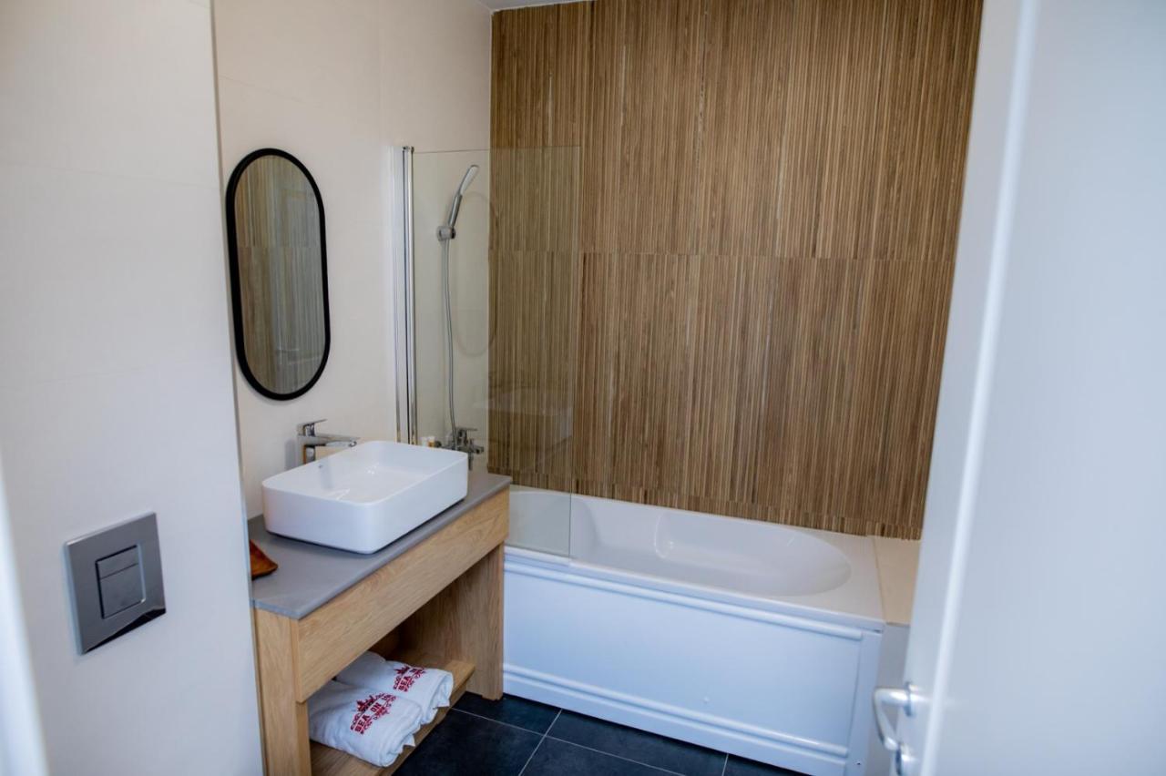 Sea On Mamaia Apartment ภายนอก รูปภาพ