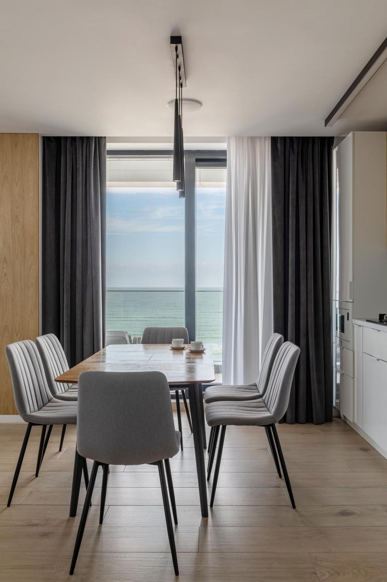 Sea On Mamaia Apartment ภายนอก รูปภาพ