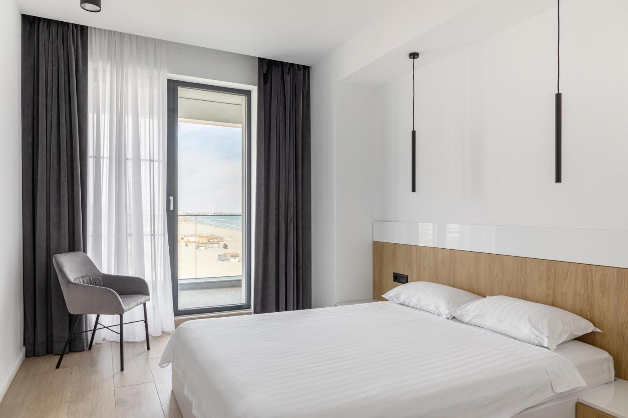 Sea On Mamaia Apartment ภายนอก รูปภาพ