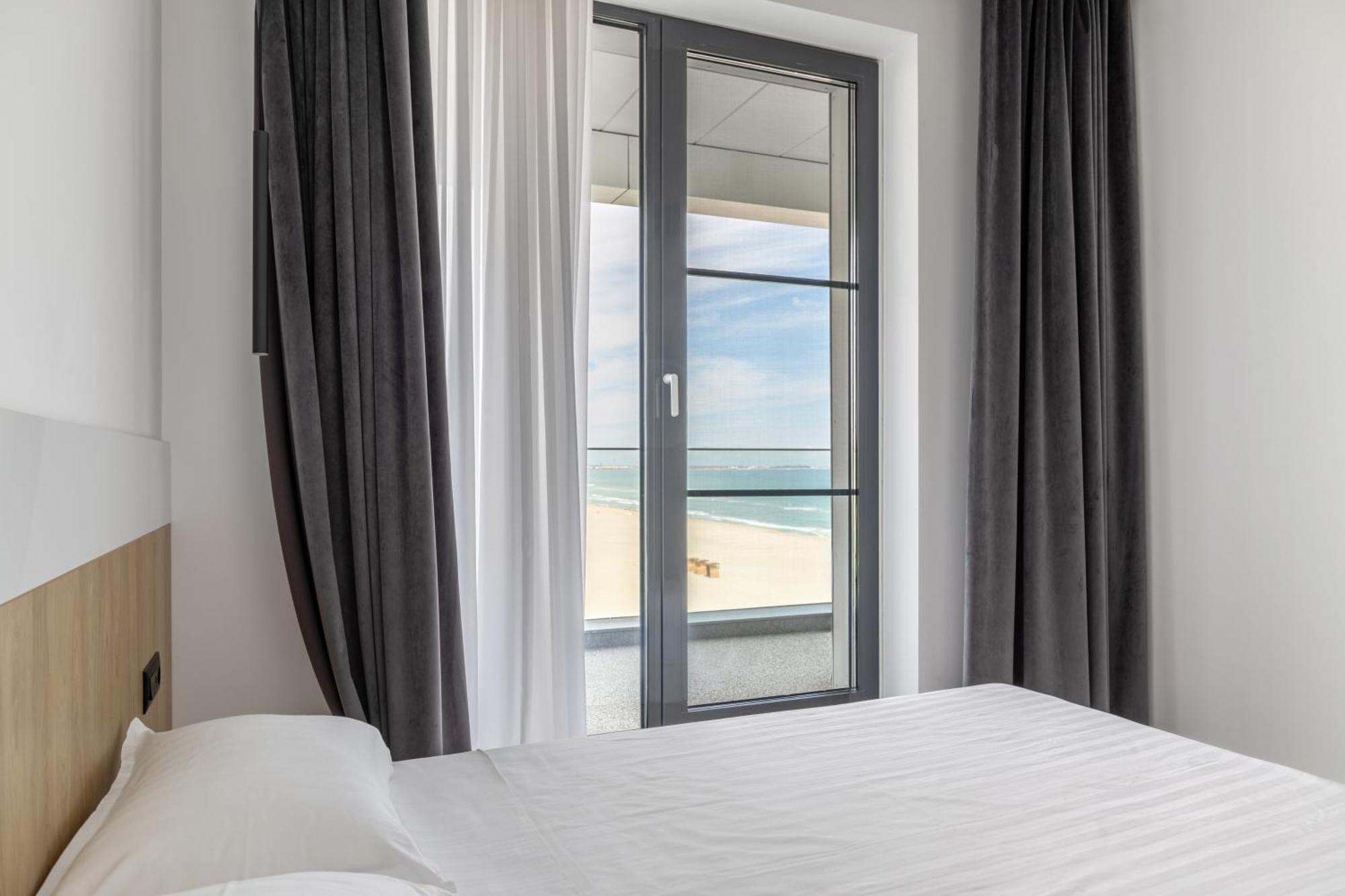 Sea On Mamaia Apartment ภายนอก รูปภาพ