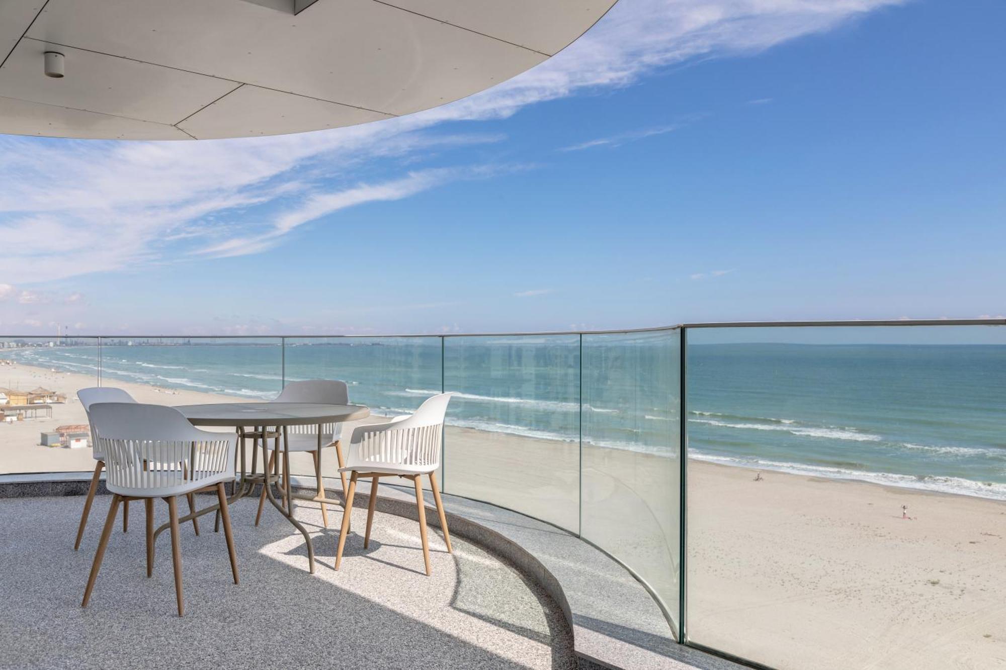 Sea On Mamaia Apartment ภายนอก รูปภาพ